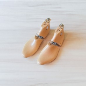 Cedar shoe trees