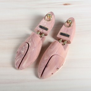 Cedar shoe trees